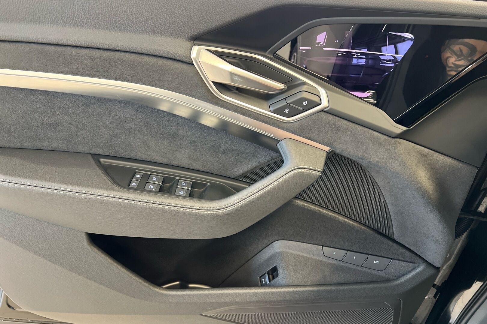 AUDI Q8 E-TRON iso kuva 29