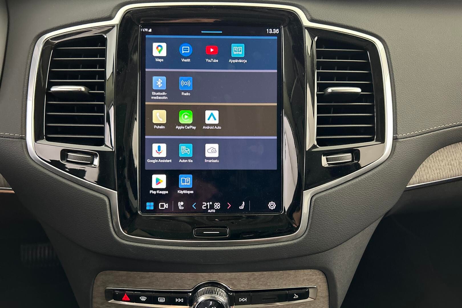 VOLVO XC90 iso kuva 17