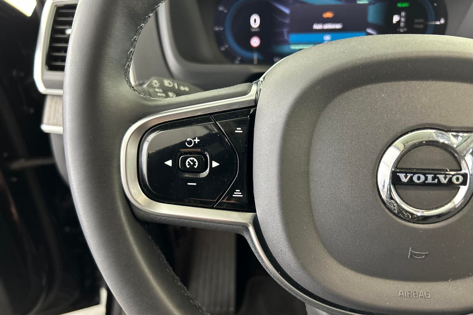 VOLVO XC90 iso kuva 23