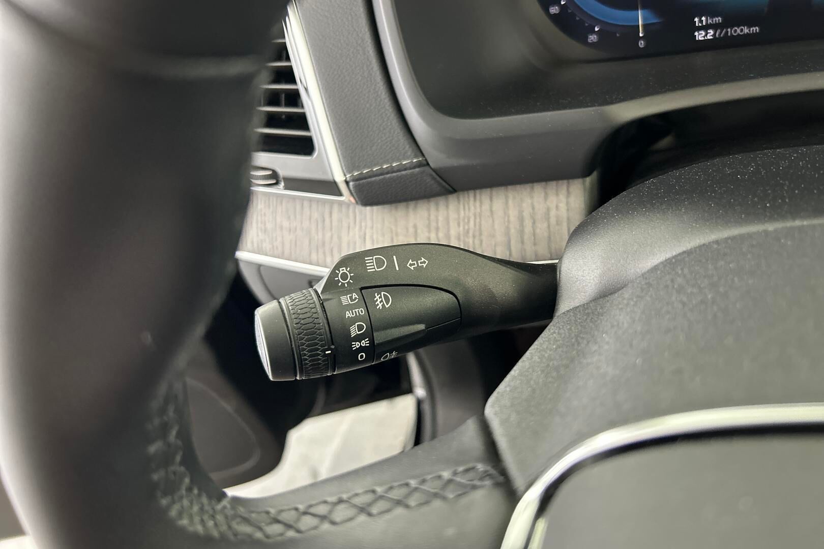 VOLVO XC90 iso kuva 25