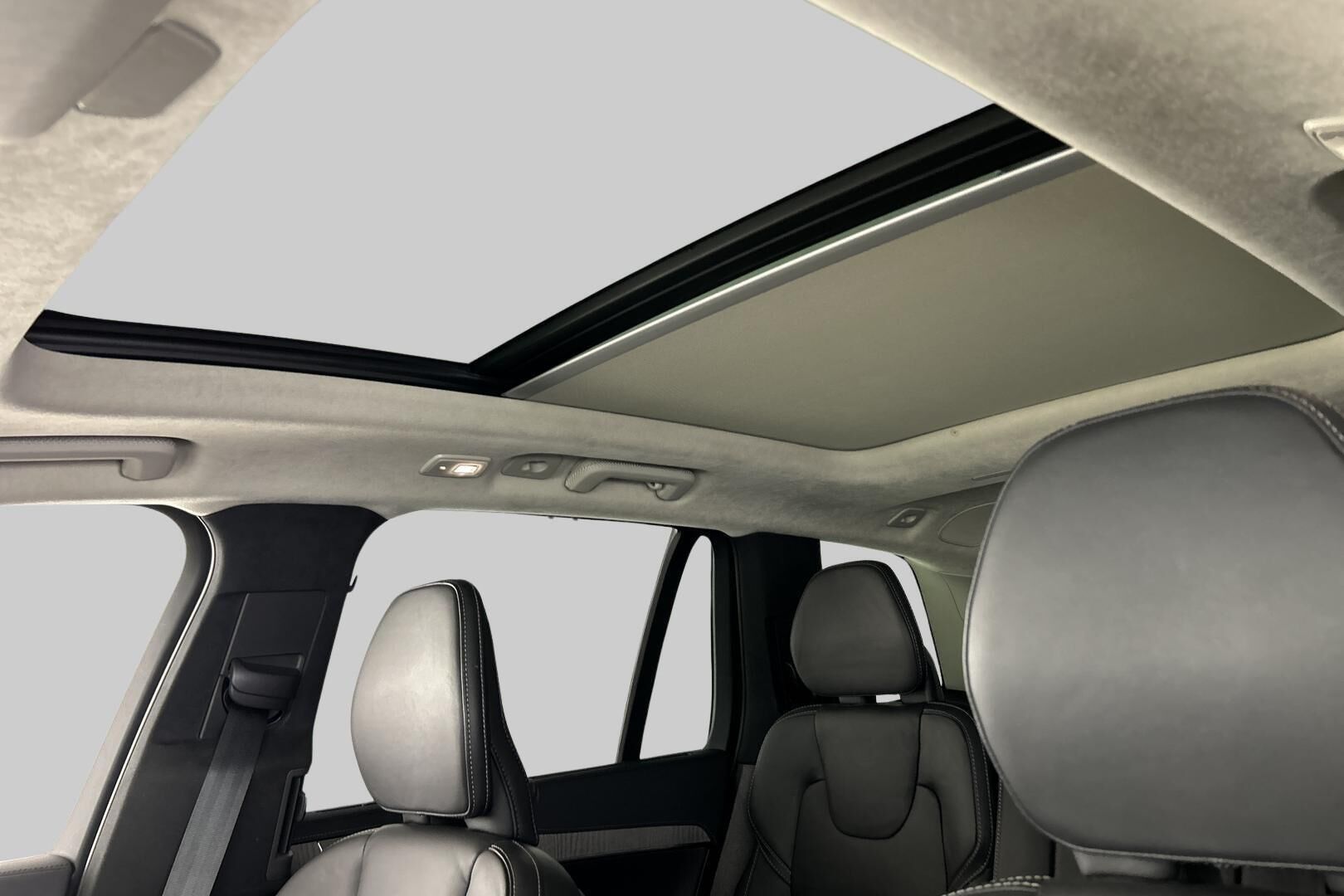 VOLVO XC90 iso kuva 27