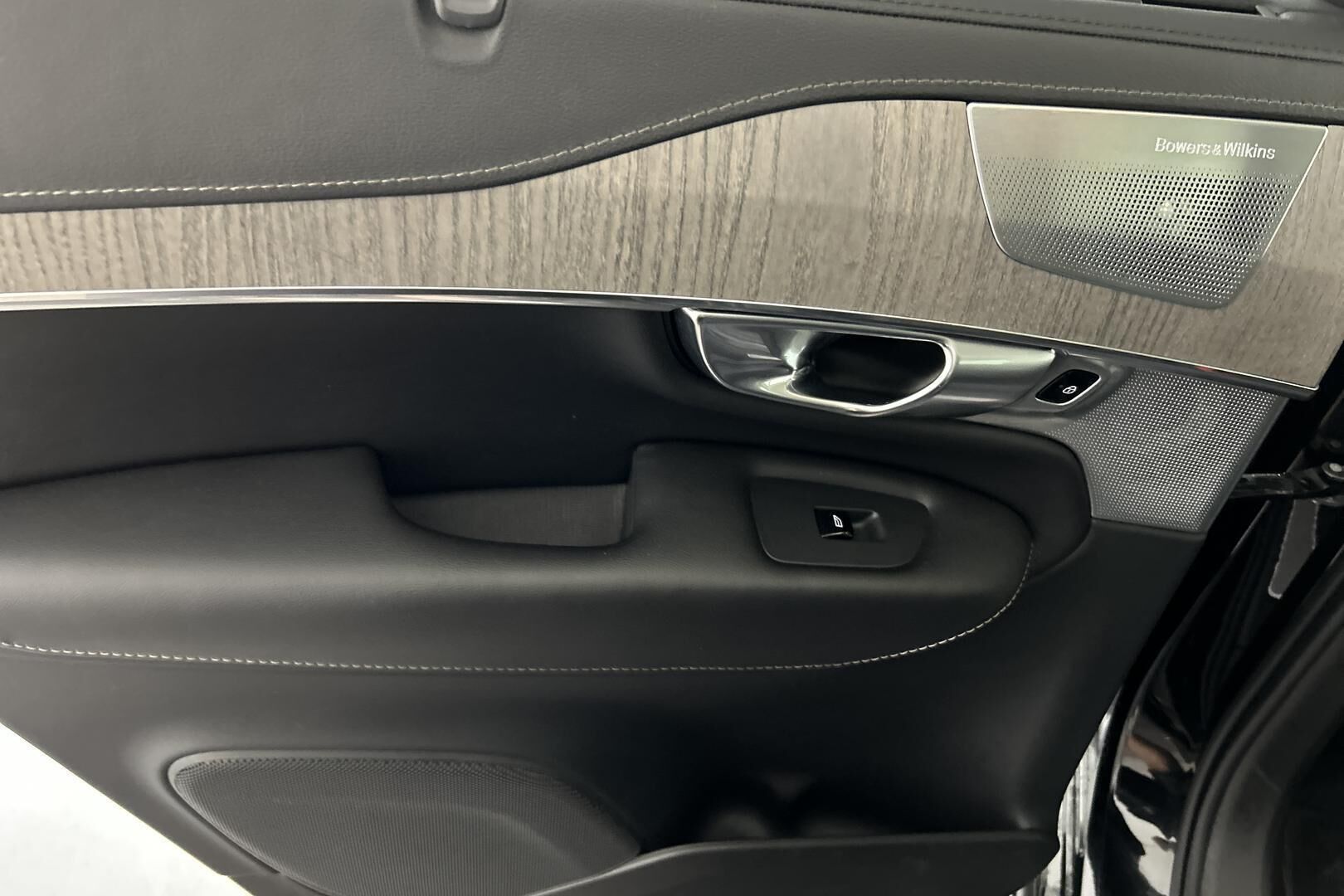 VOLVO XC90 iso kuva 31