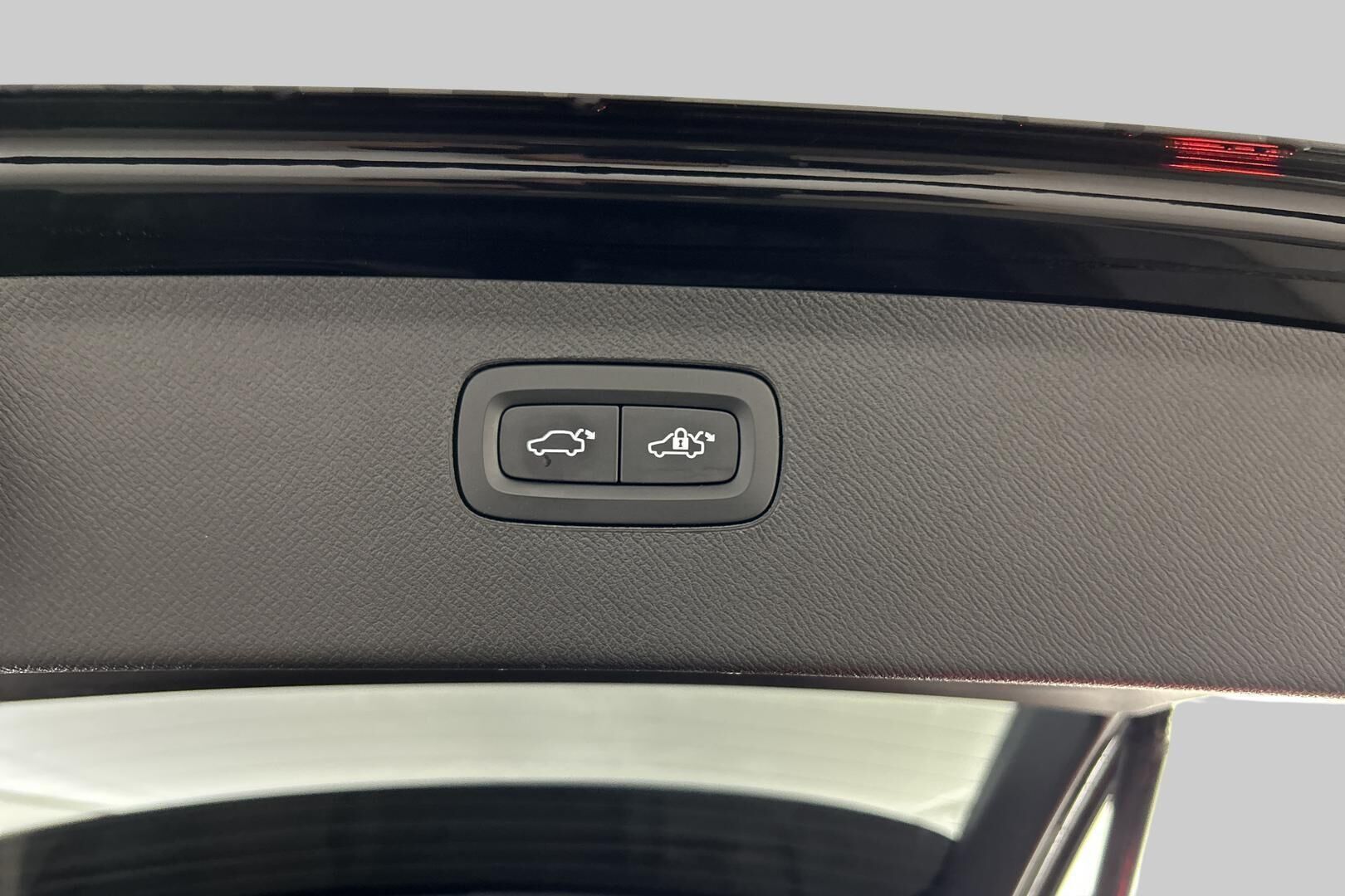 VOLVO XC90 iso kuva 33