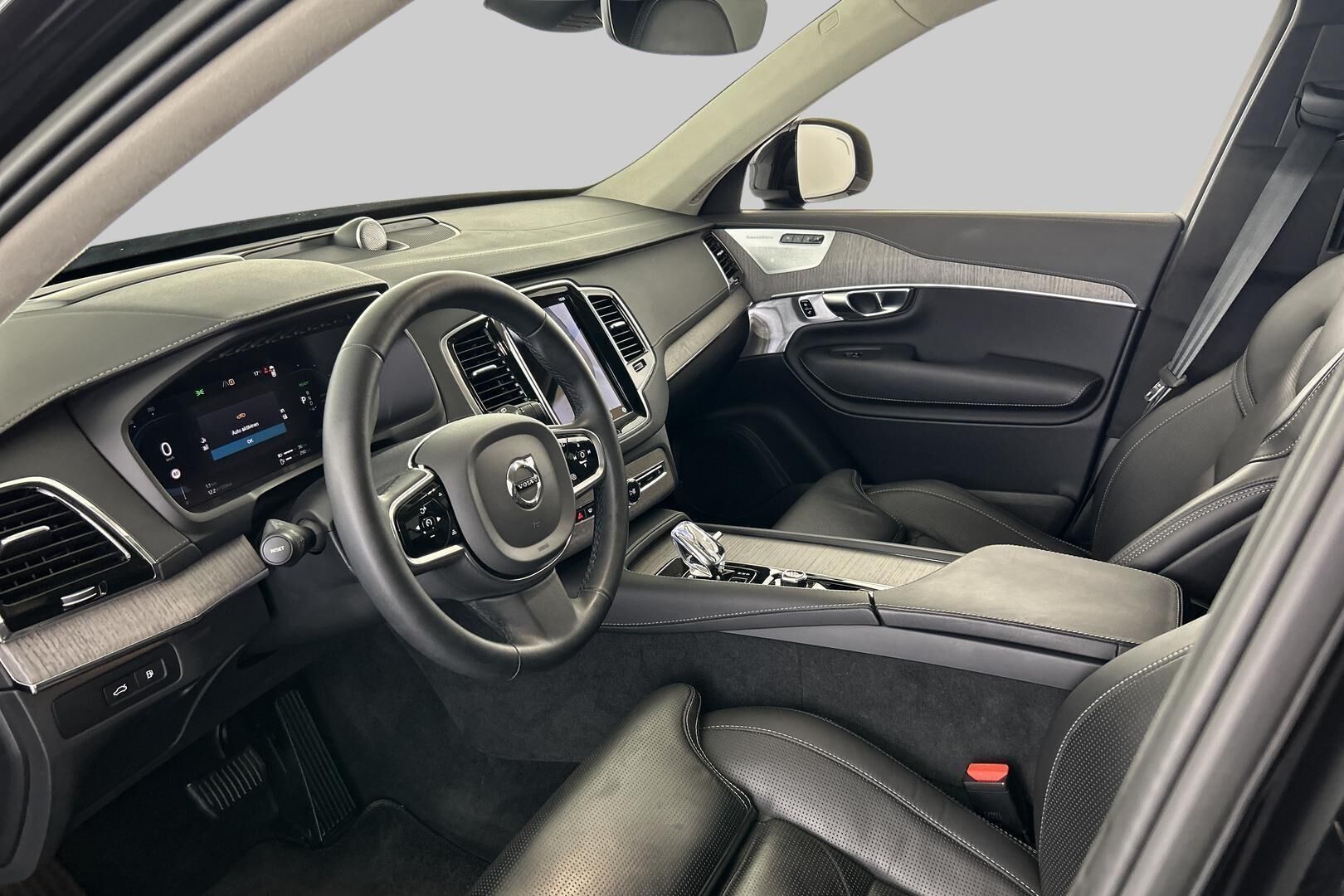 VOLVO XC90 iso kuva 8