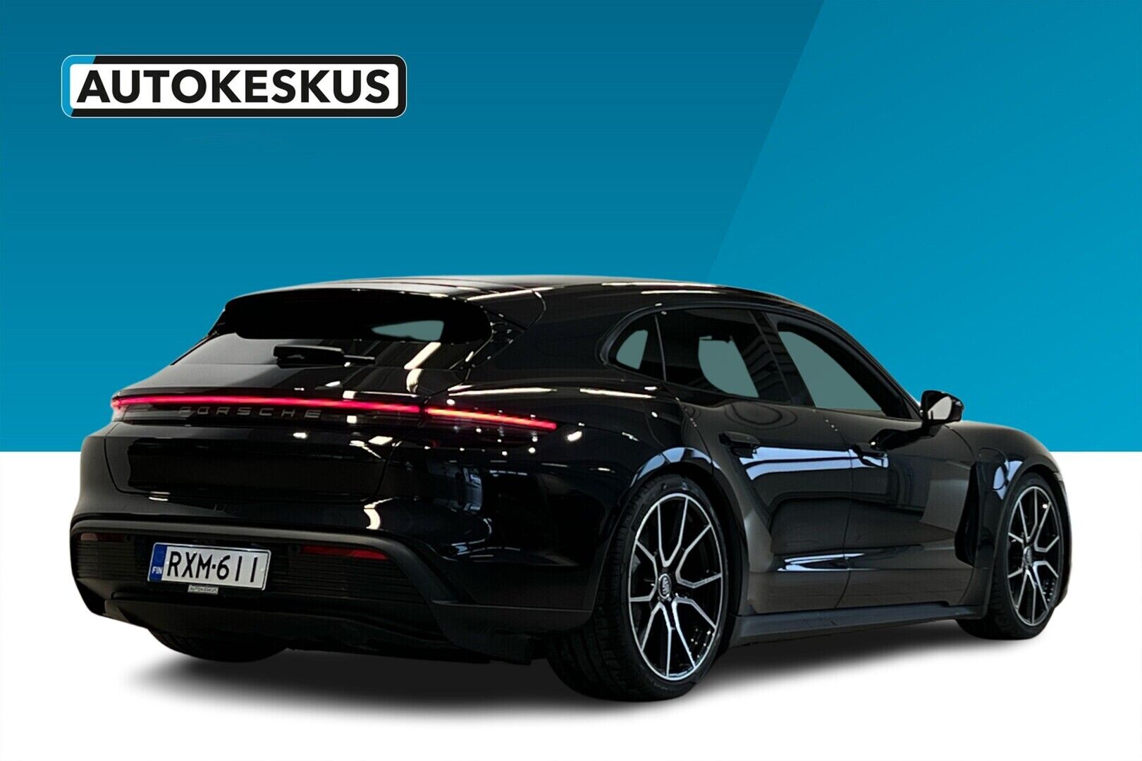 PORSCHE TAYCAN iso kuva 1