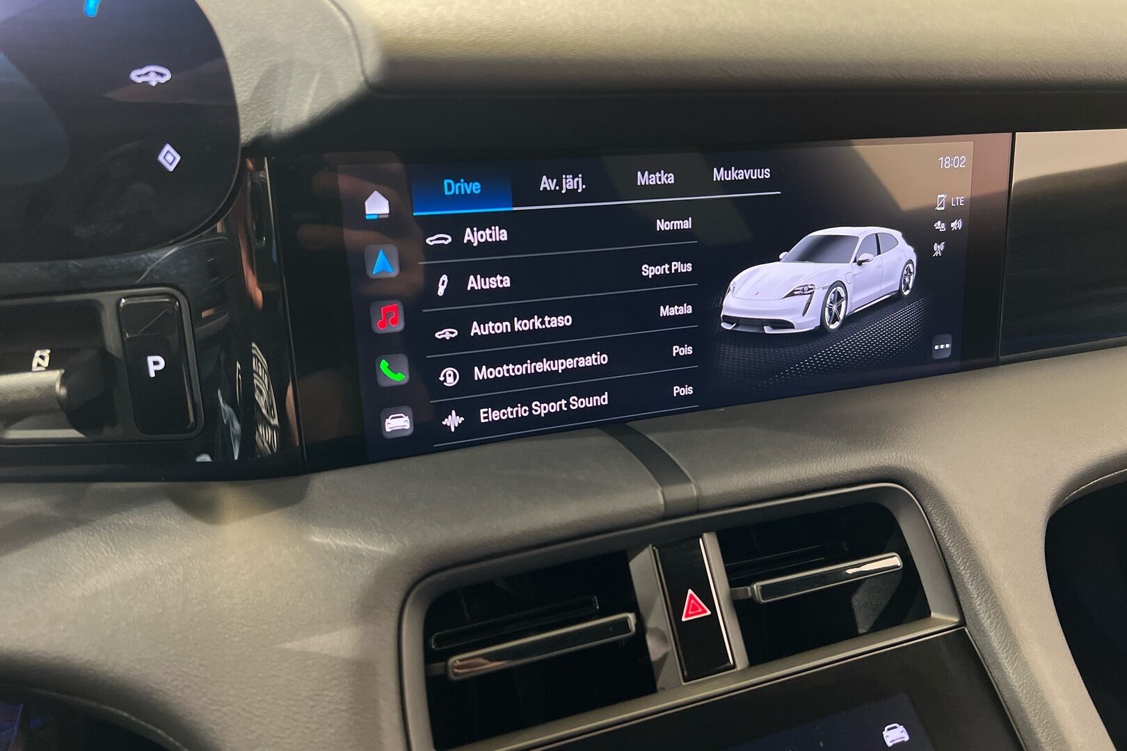 PORSCHE TAYCAN iso kuva 19