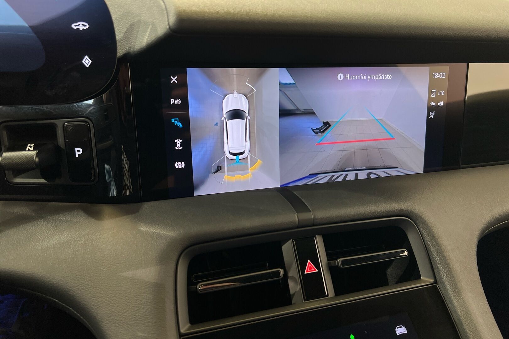 PORSCHE TAYCAN iso kuva 27