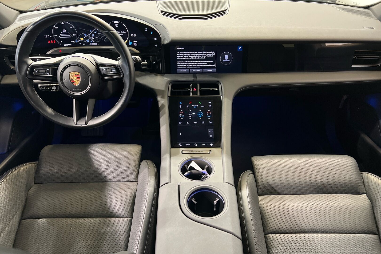 PORSCHE TAYCAN iso kuva 8
