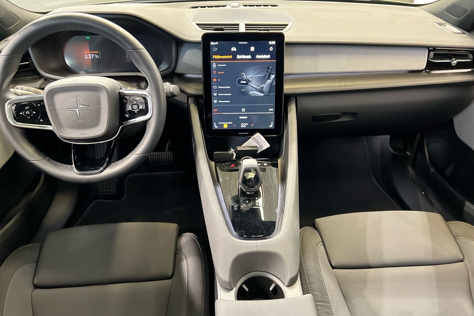 POLESTAR 2 iso kuva 11