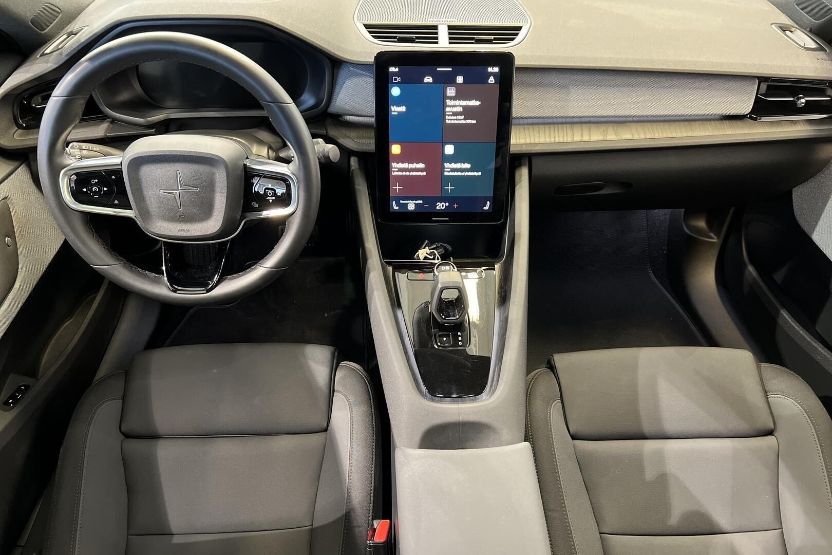 POLESTAR 2 iso kuva 10