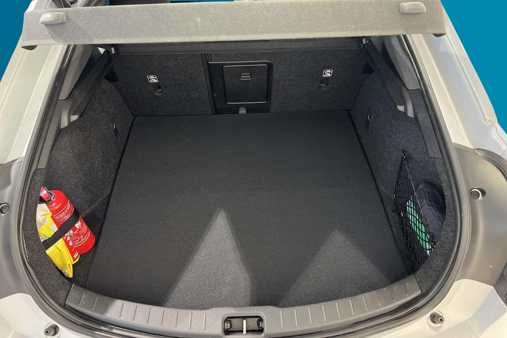 POLESTAR 2 iso kuva 11