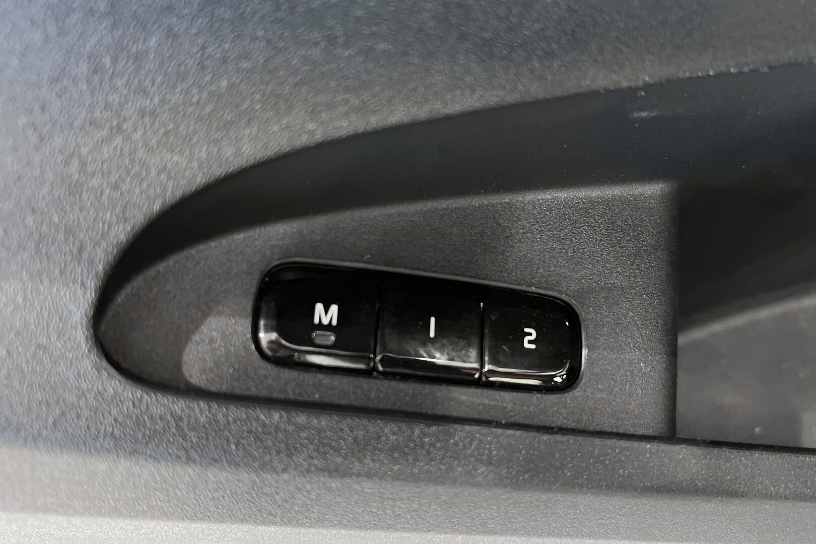 POLESTAR 2 iso kuva 14
