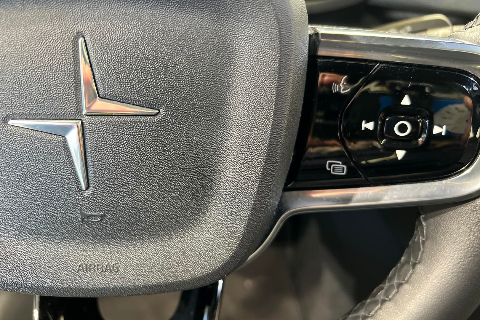 POLESTAR 2 iso kuva 18