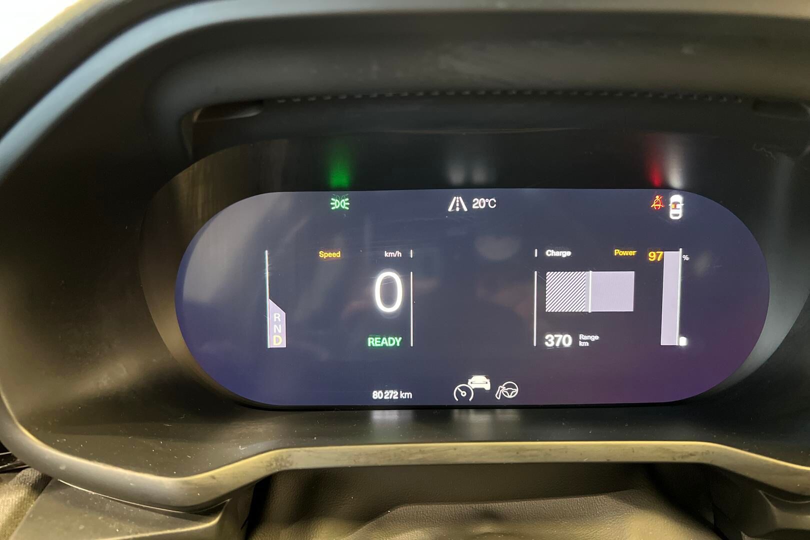 POLESTAR 2 iso kuva 20