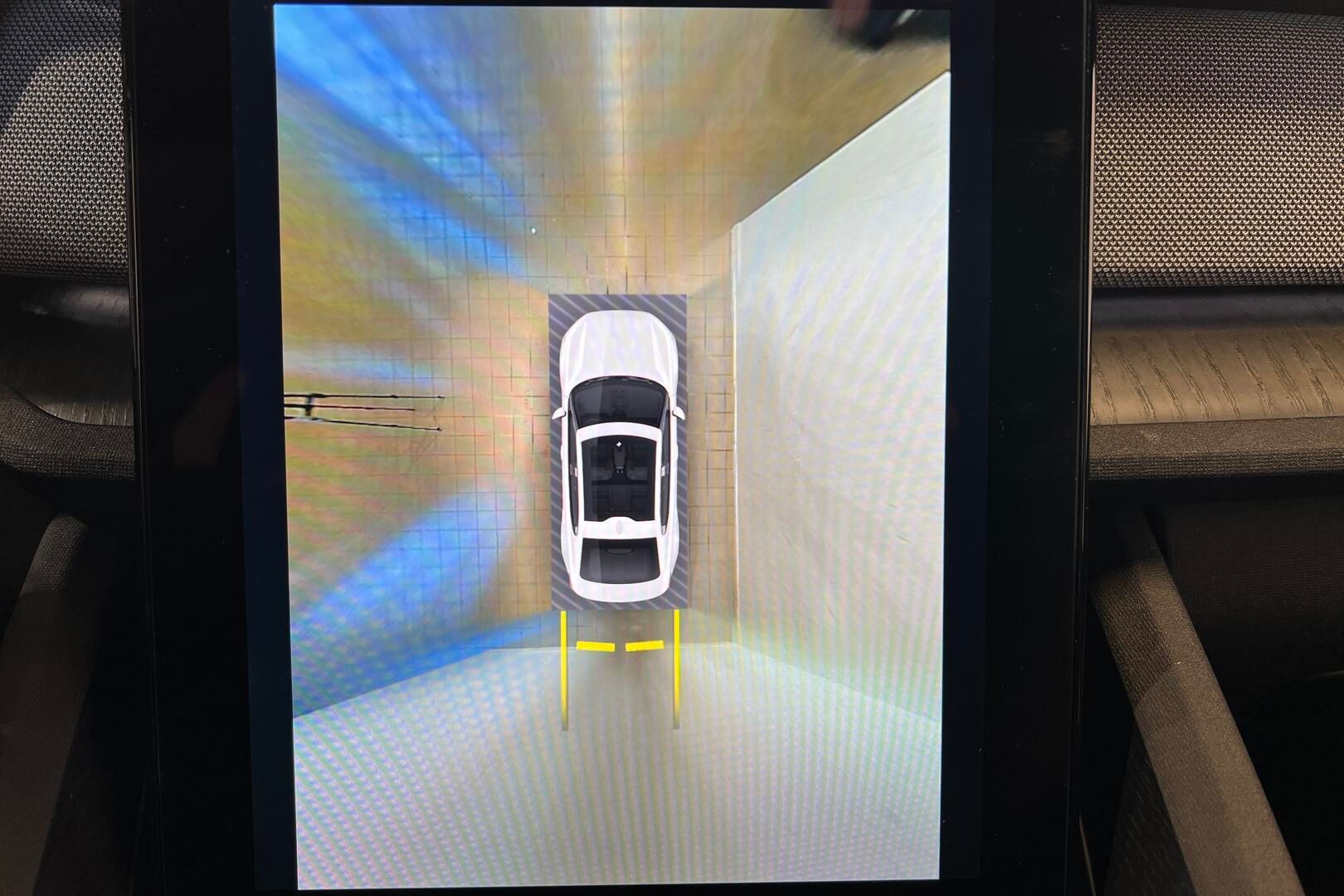 POLESTAR 2 iso kuva 21