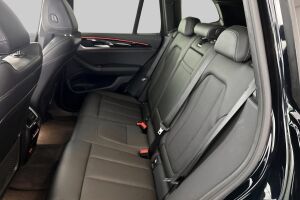 BMW iX3 esikatselu 29