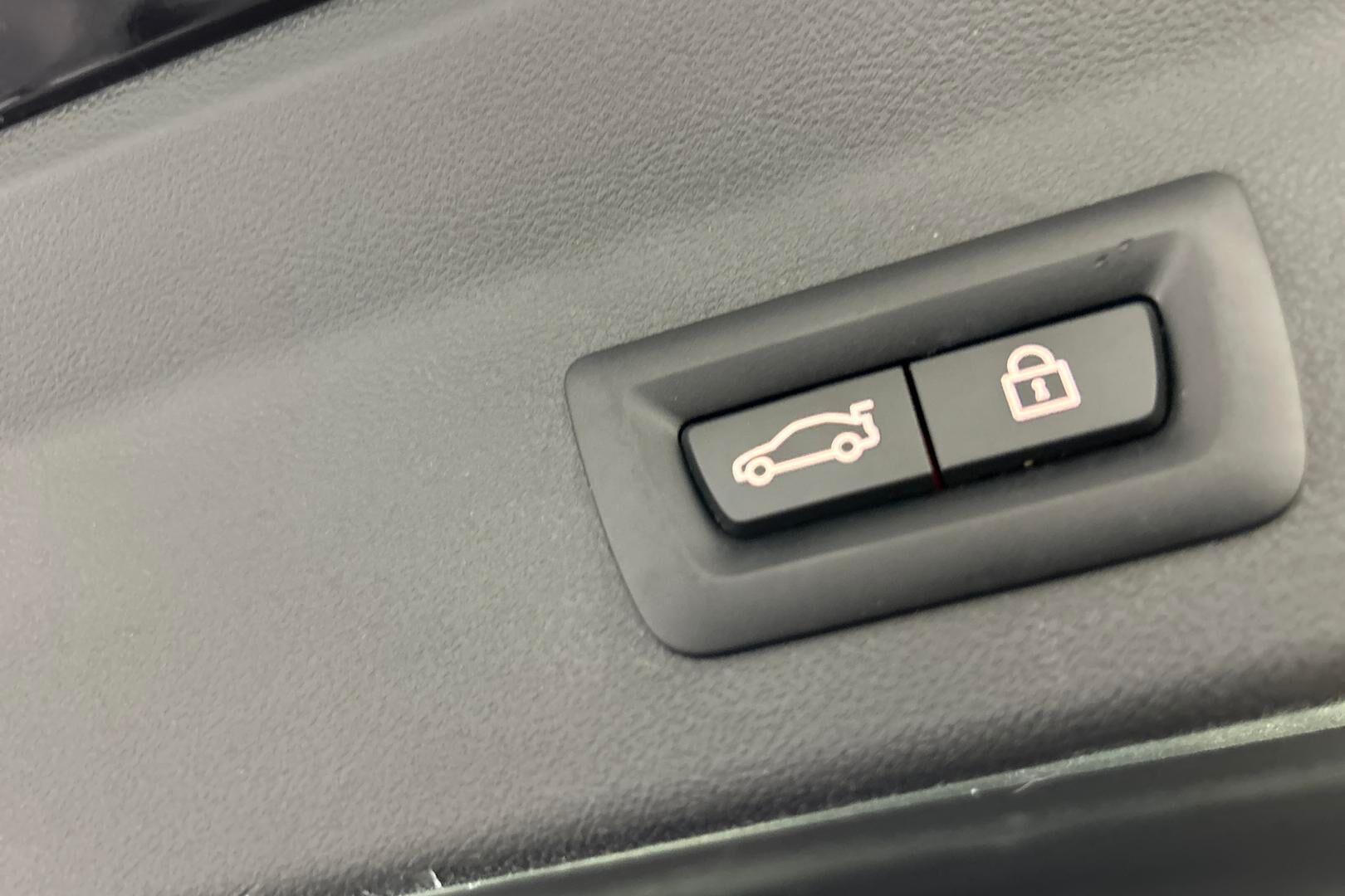 BMW iX3 iso kuva 13