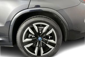 BMW iX3 esikatselu 30