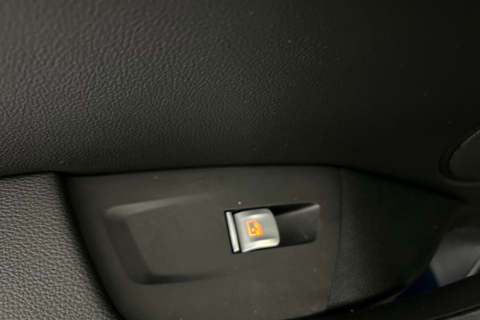BMW iX3 iso kuva 14