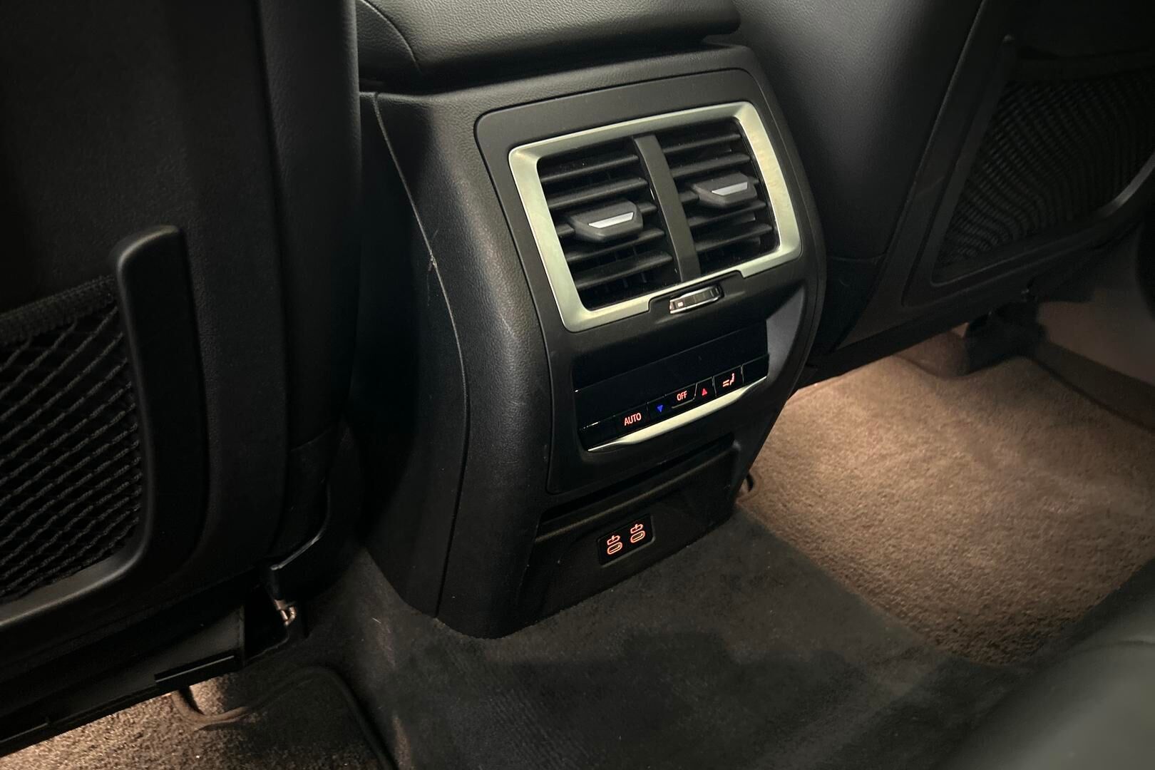 BMW iX3 iso kuva 15