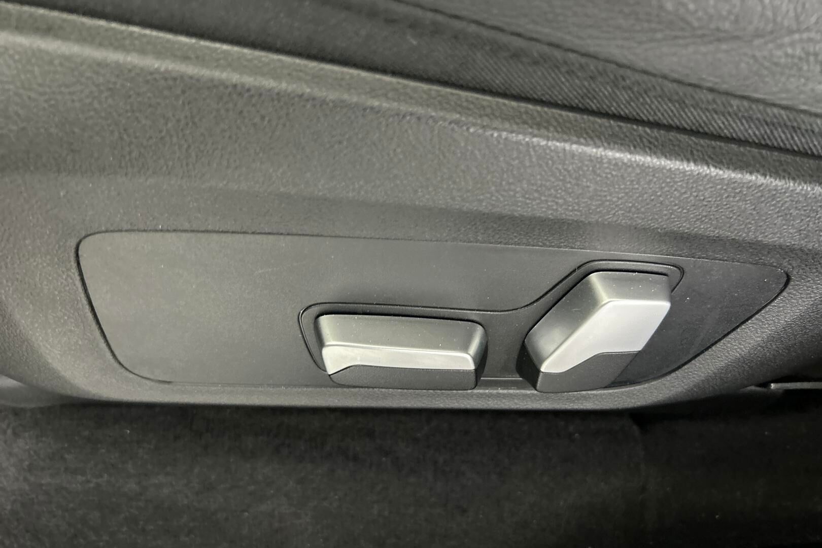 BMW iX3 iso kuva 19