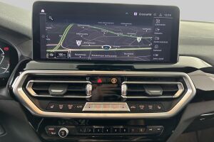 BMW iX3 esikatselu 12