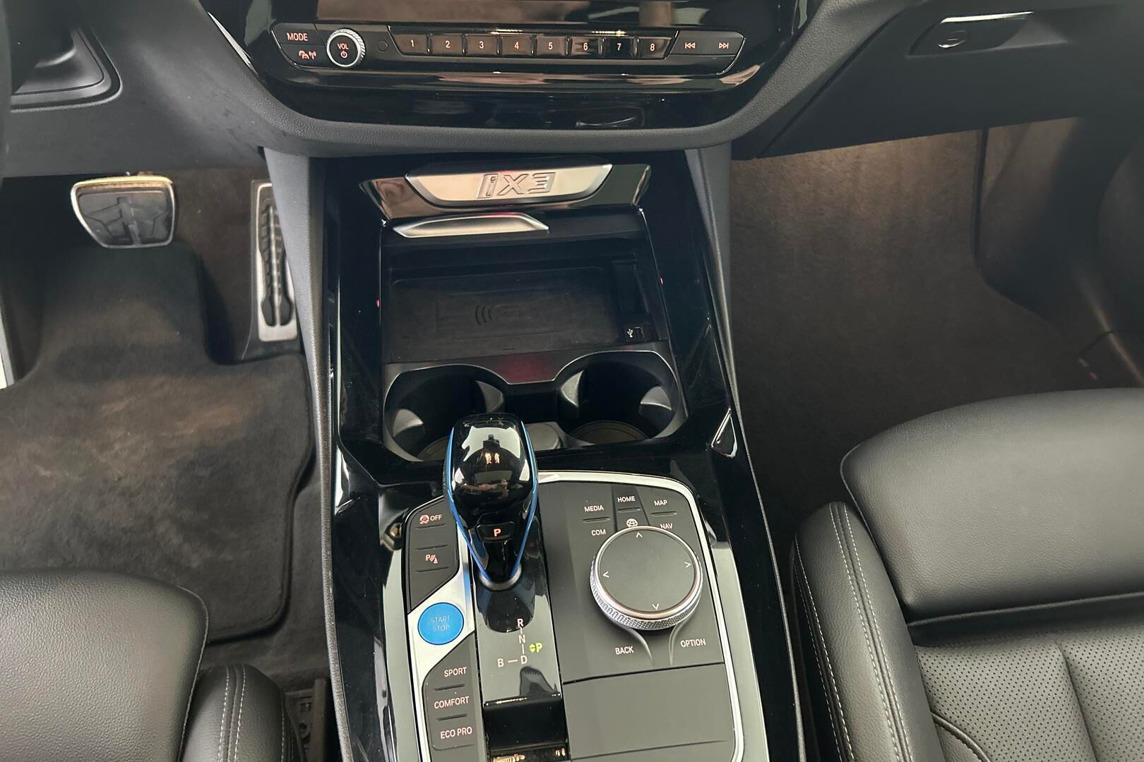 BMW iX3 iso kuva 23