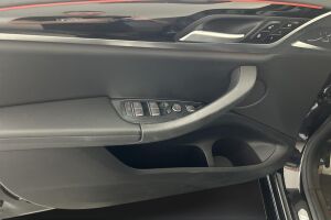 BMW iX3 esikatselu 19