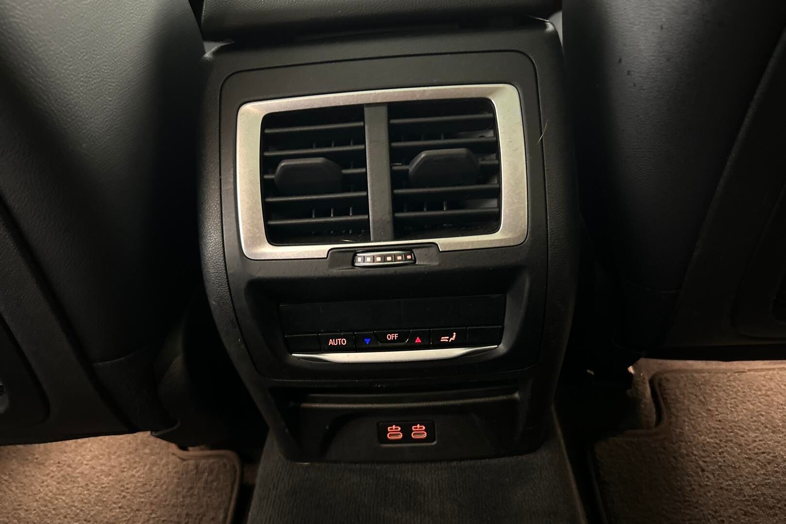 BMW iX3 iso kuva 33