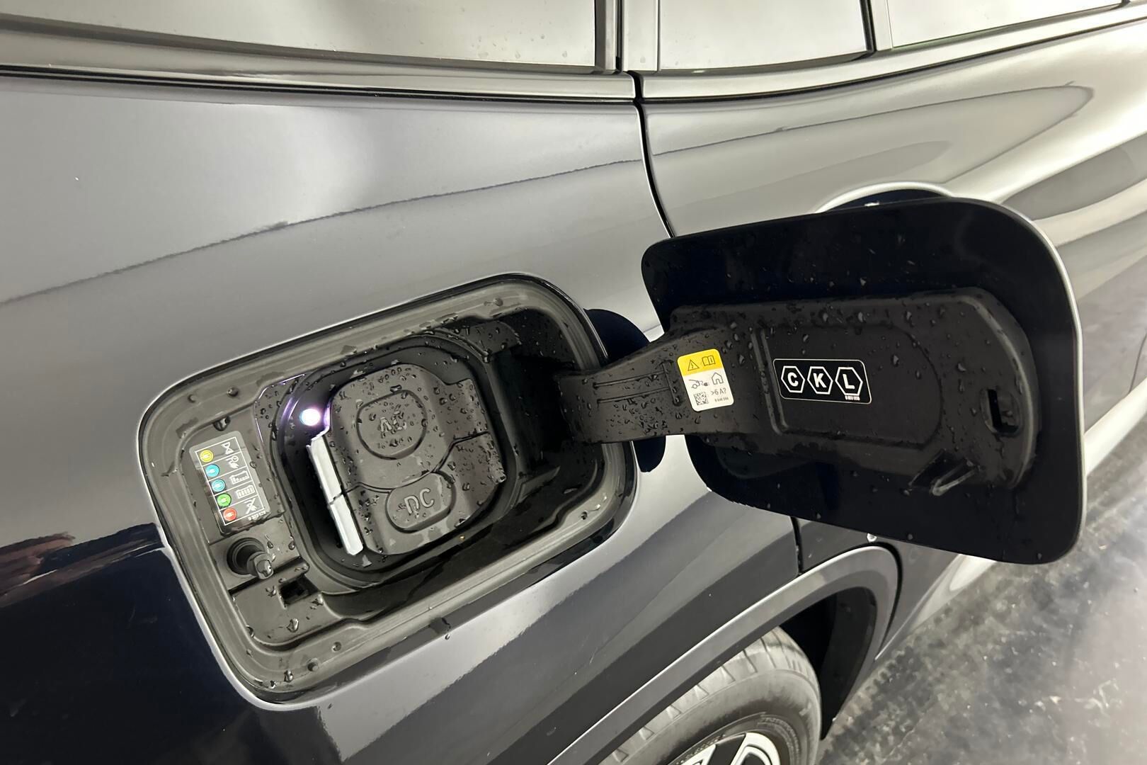 BMW iX3 iso kuva 36