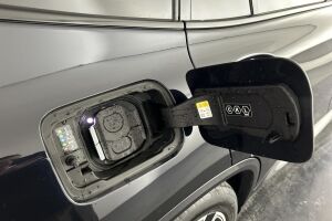 BMW iX3 esikatselu 36