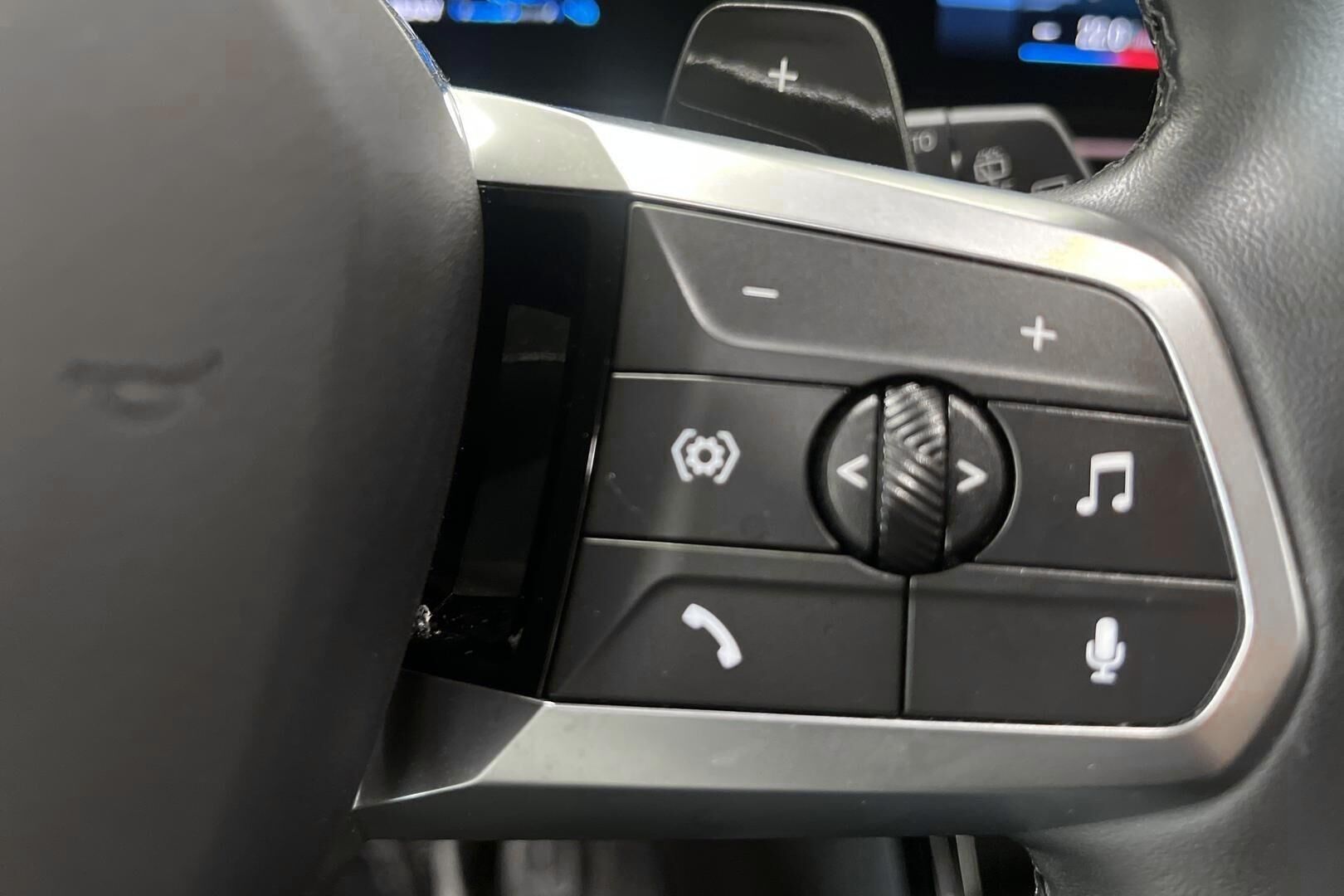 BMW 2-SARJA iso kuva 18