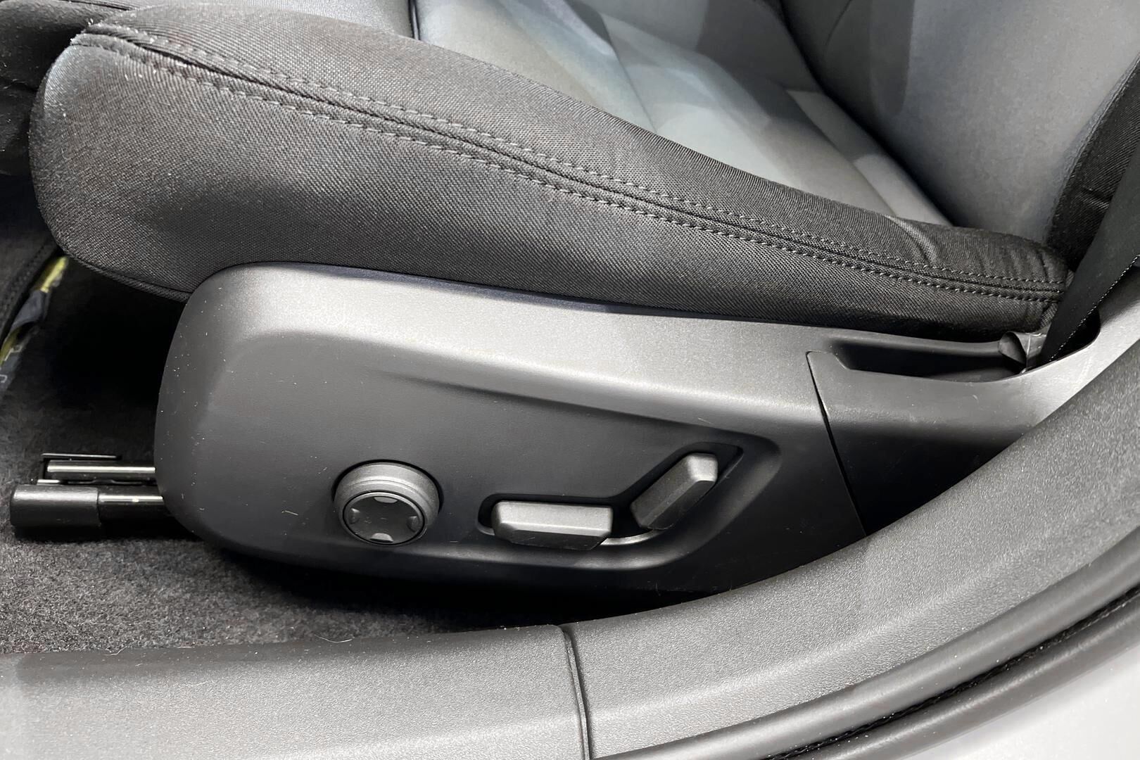 POLESTAR 2 iso kuva 12