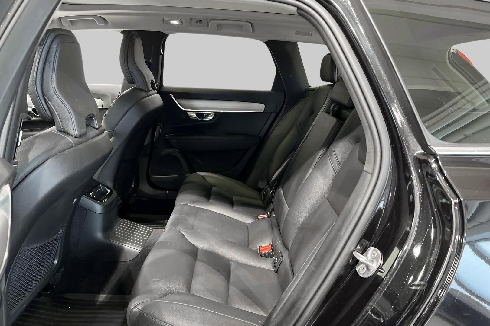 VOLVO V90 iso kuva 9