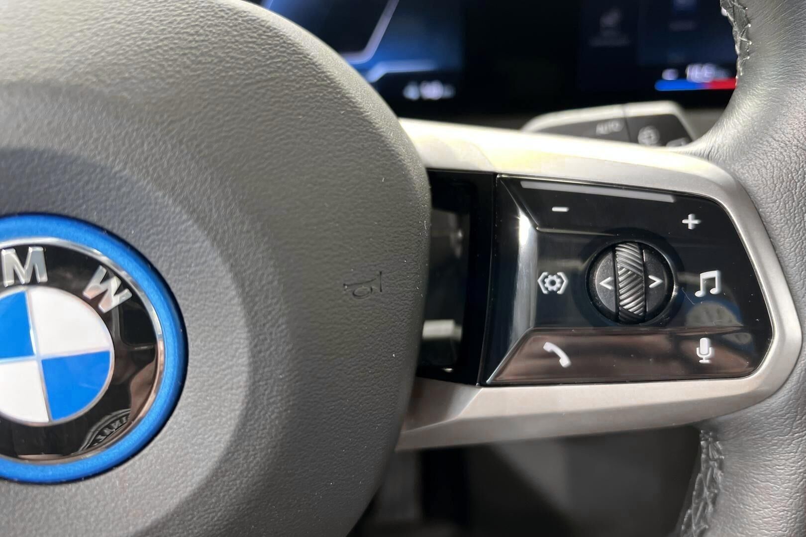 BMW IX iso kuva 14