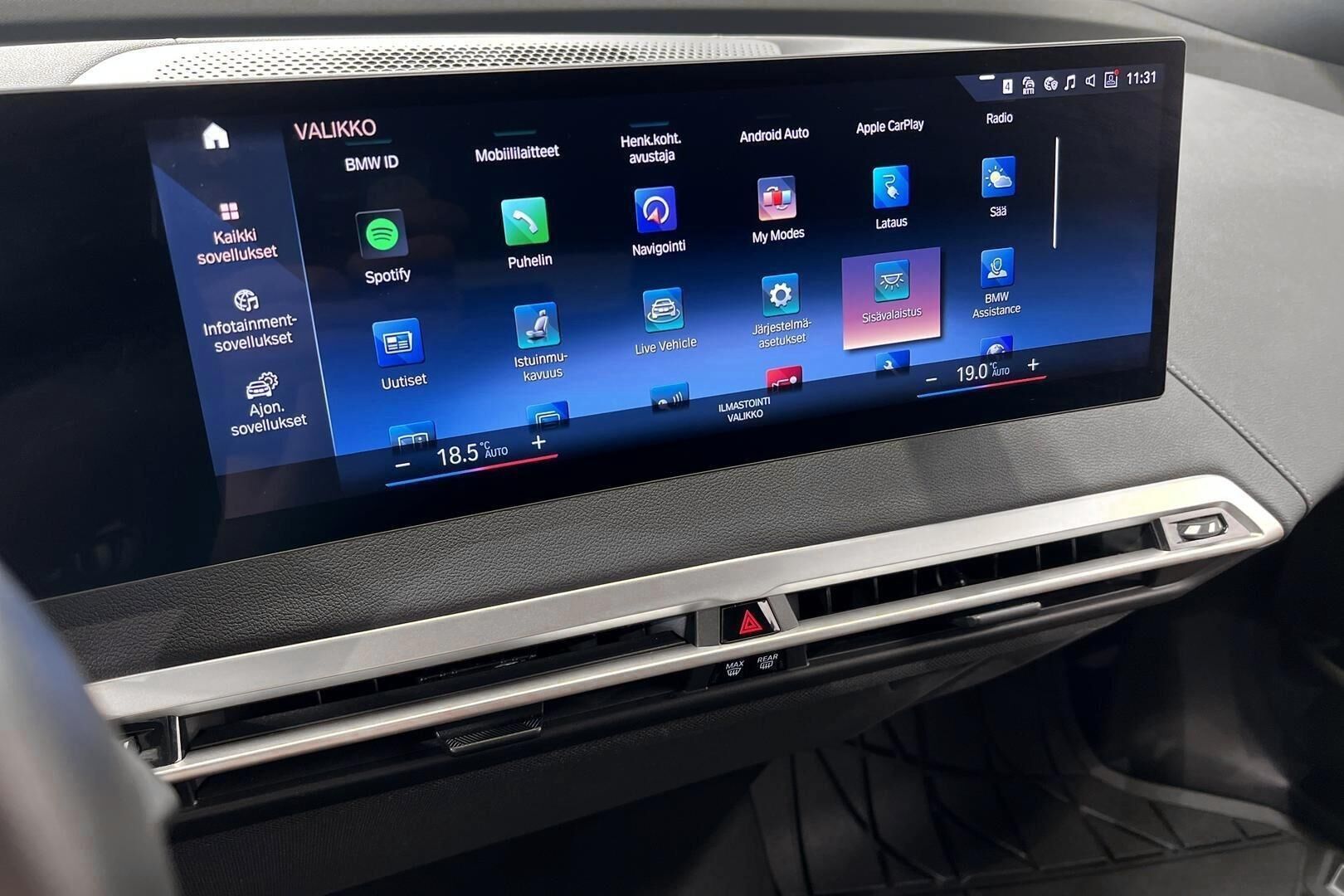 BMW IX iso kuva 16