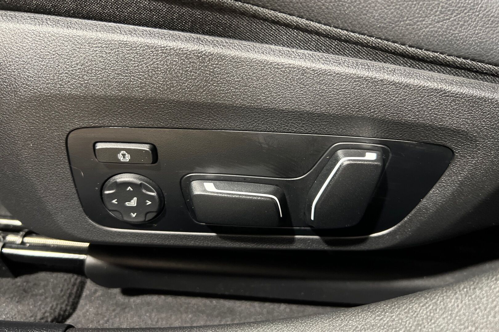 BMW I4 M50 iso kuva 2