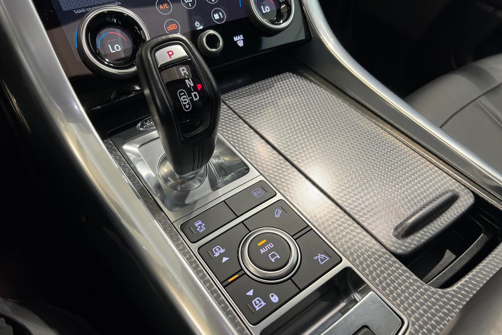 Land Rover Range Rover Sport iso kuva 32