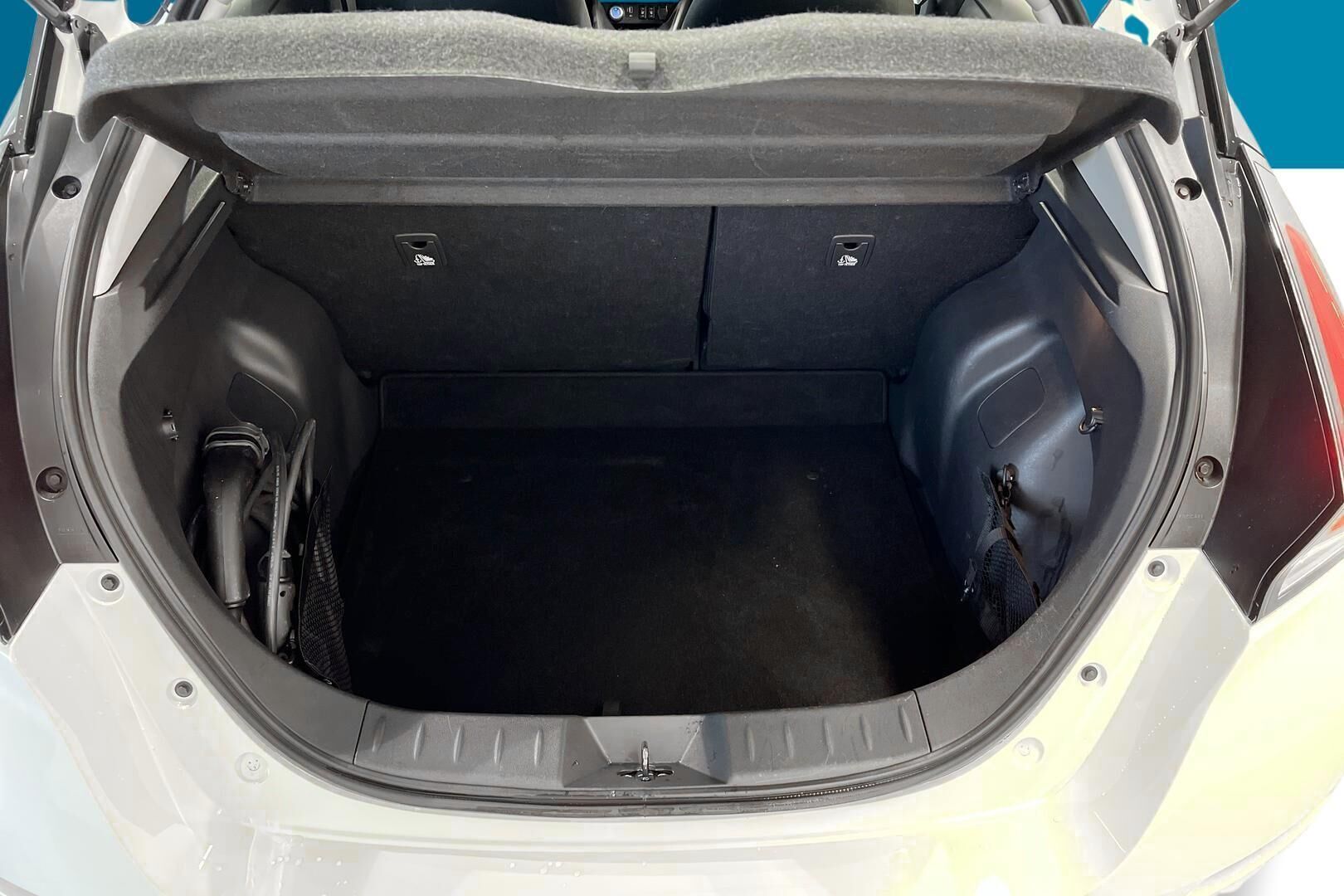 NISSAN LEAF iso kuva 7