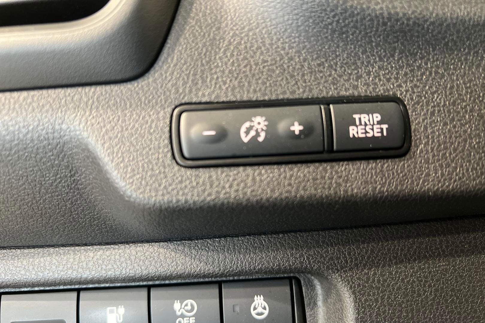 NISSAN LEAF iso kuva 17