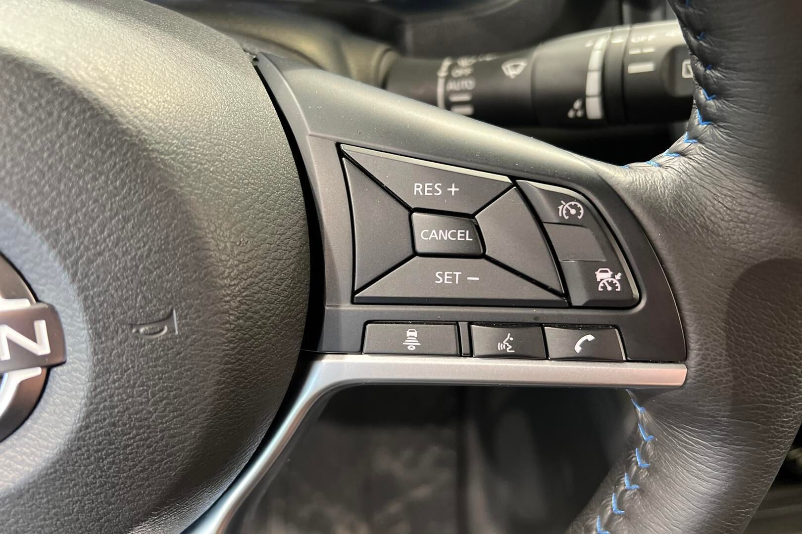 NISSAN LEAF iso kuva 19