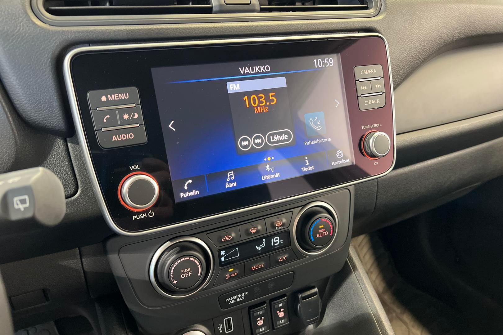 NISSAN LEAF iso kuva 21