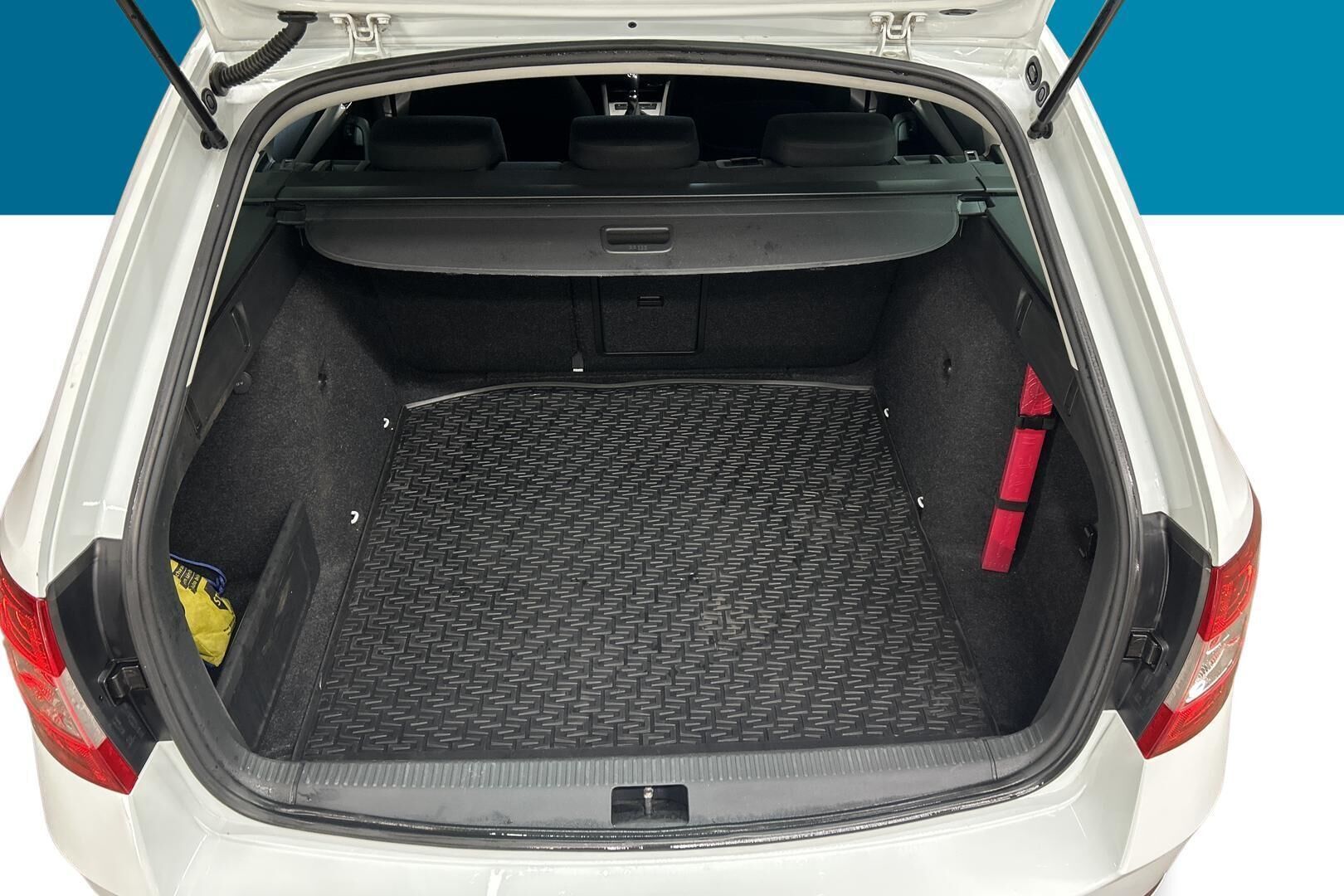SKODA OCTAVIA iso kuva 11