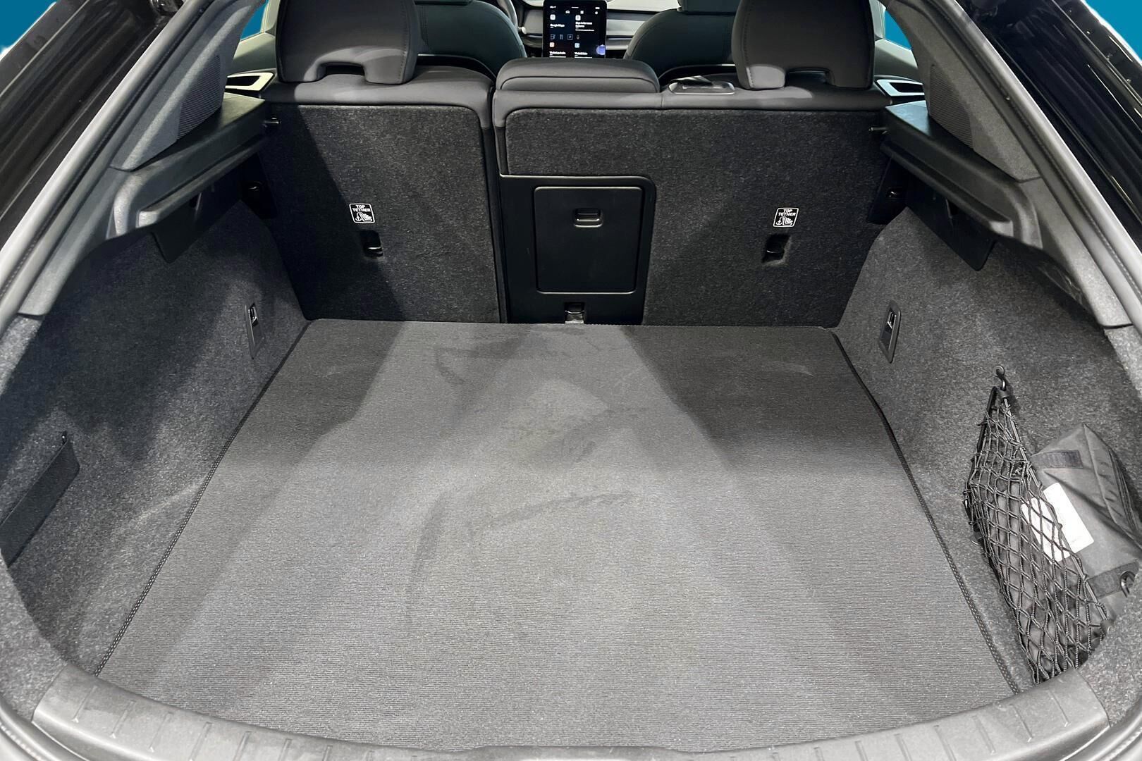 POLESTAR 2 iso kuva 11