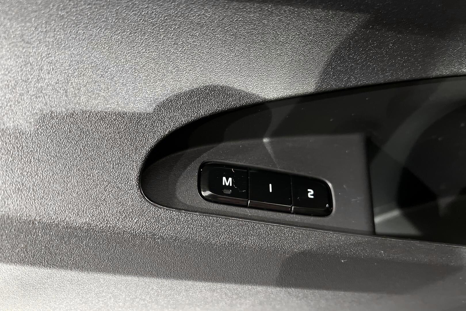 POLESTAR 2 iso kuva 25