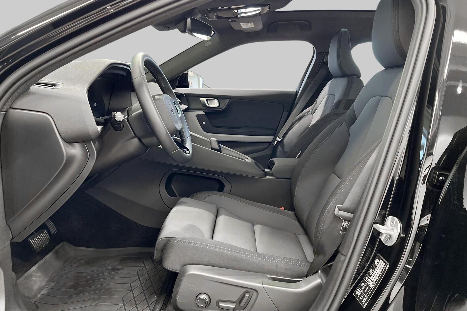 POLESTAR 2 iso kuva 8