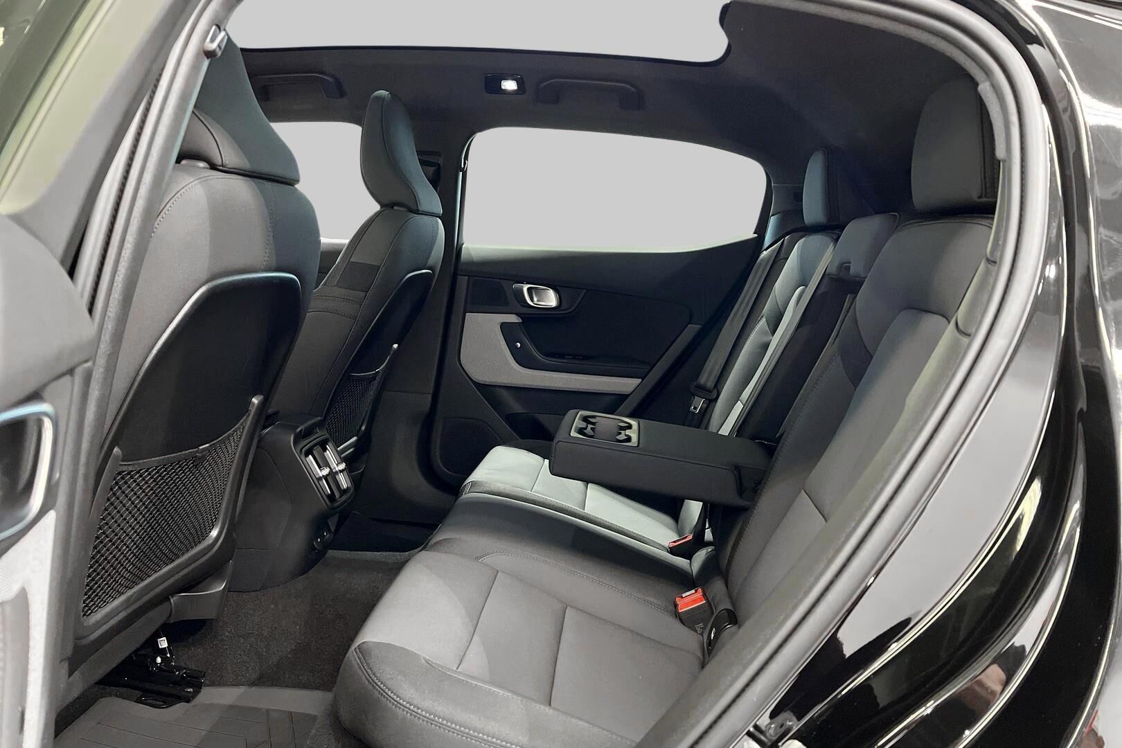 POLESTAR 2 iso kuva 9