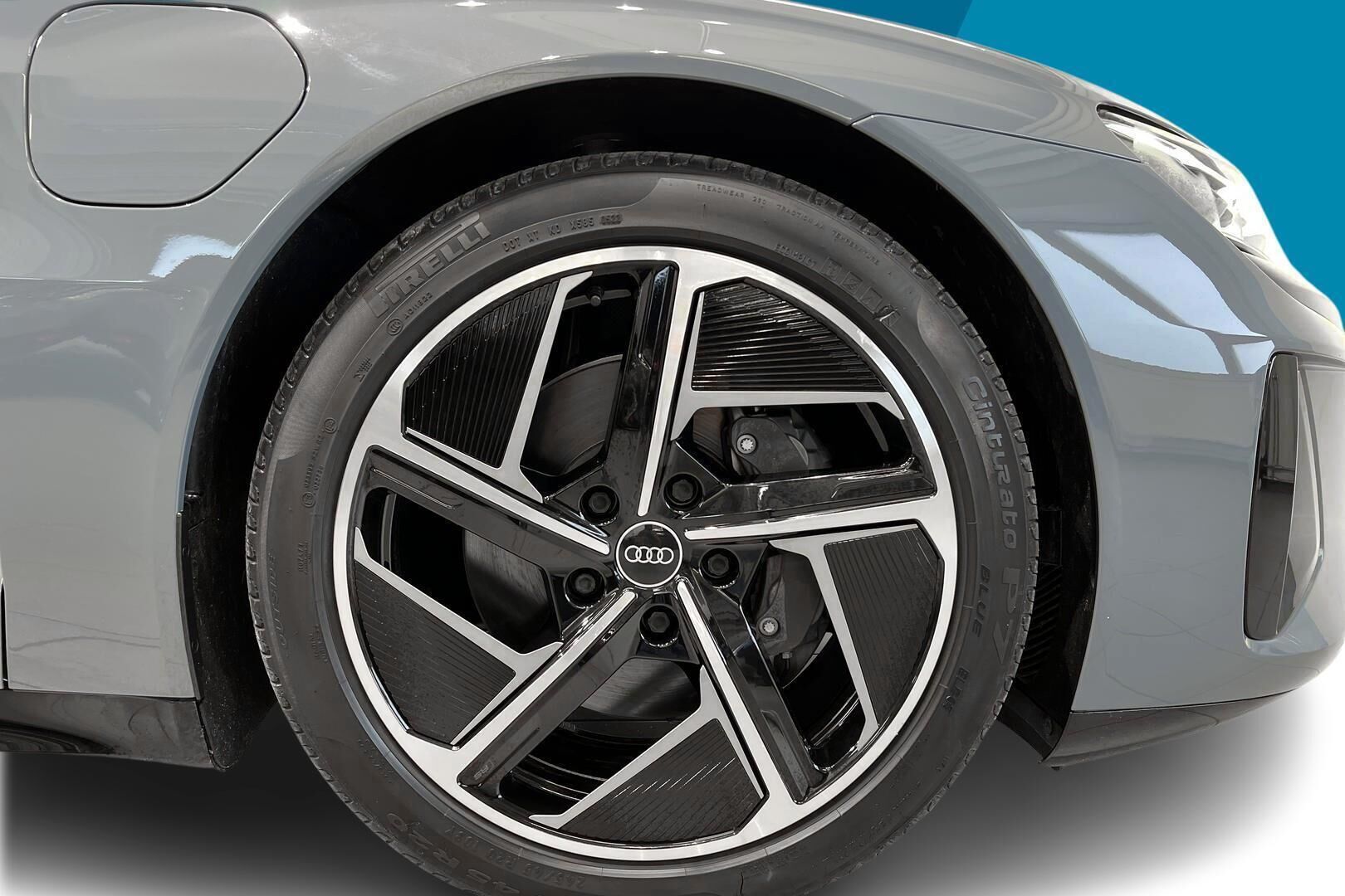 AUDI E-TRON GT iso kuva 12
