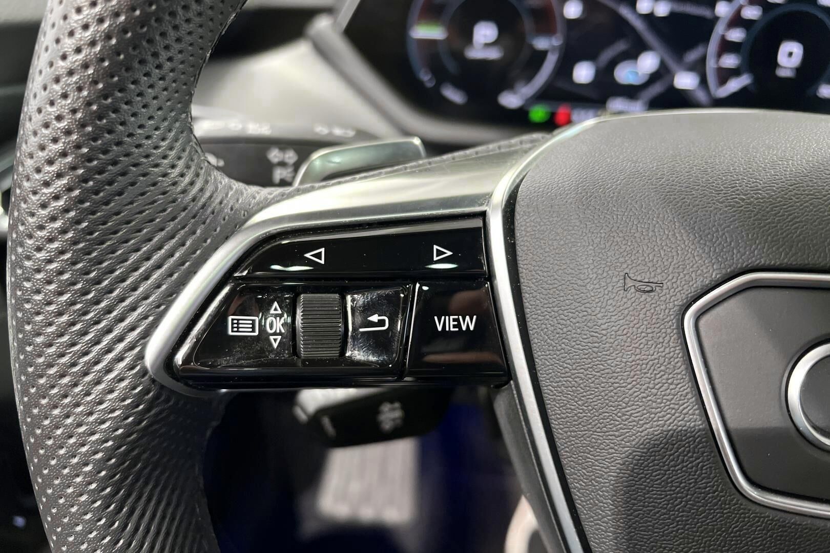AUDI E-TRON GT iso kuva 23