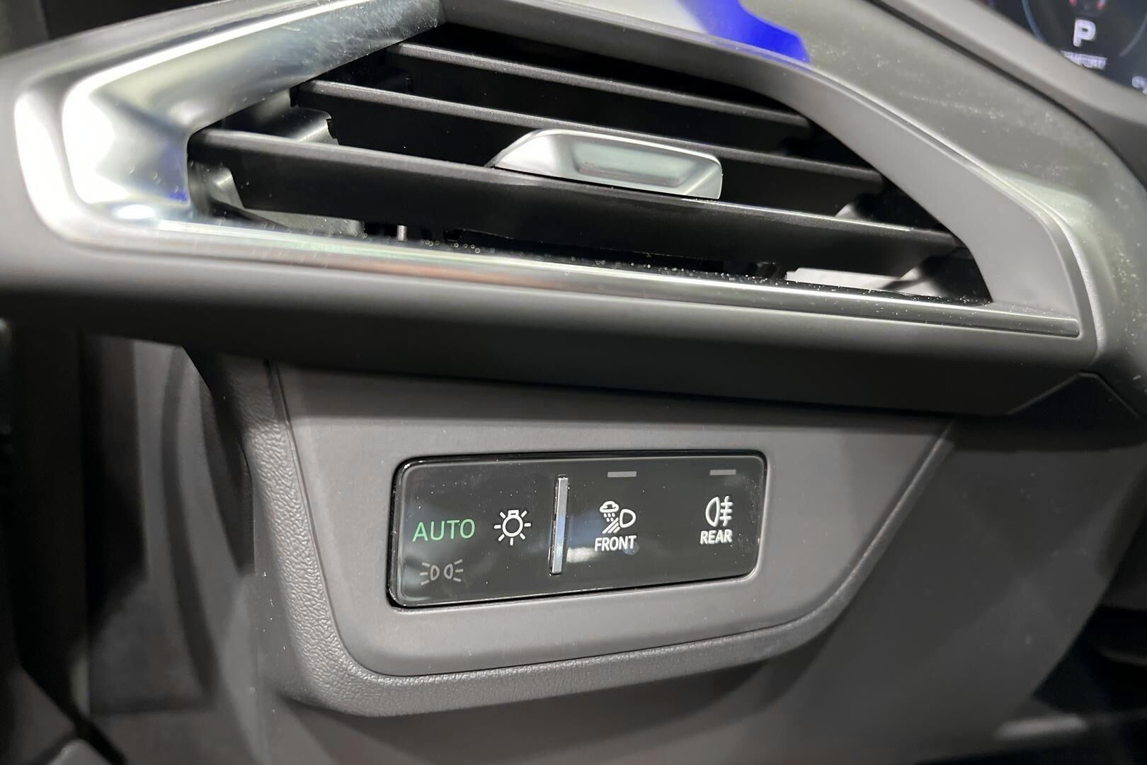 AUDI E-TRON GT iso kuva 25
